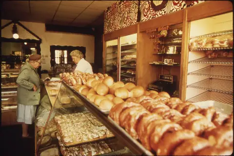 Warrens Bakery Cardiff Station photo 2